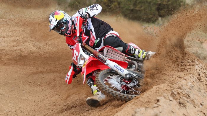 Μαθήματα enduro από τον μέγιστο David Knight στη χώρα μας;! Θα πρέπει να ονειρευόμαστε. Και όμως! Πάρτε κι εσείς μέρος στην κλήρωση.